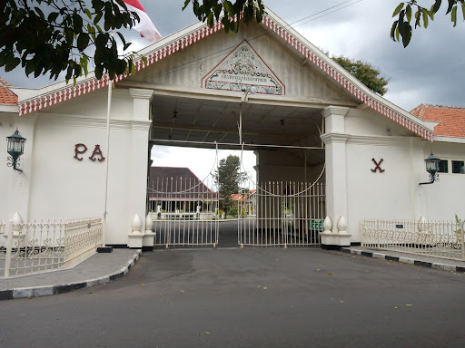 gambar kraton pakualaman tampak depan