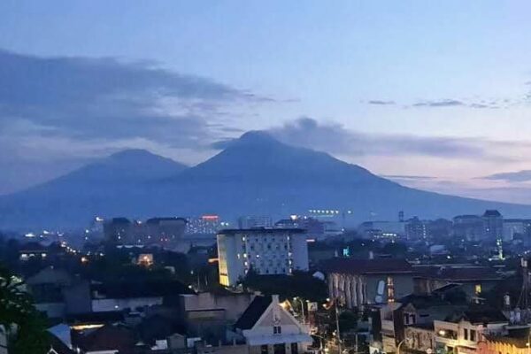 gunung merapi sore dari atas